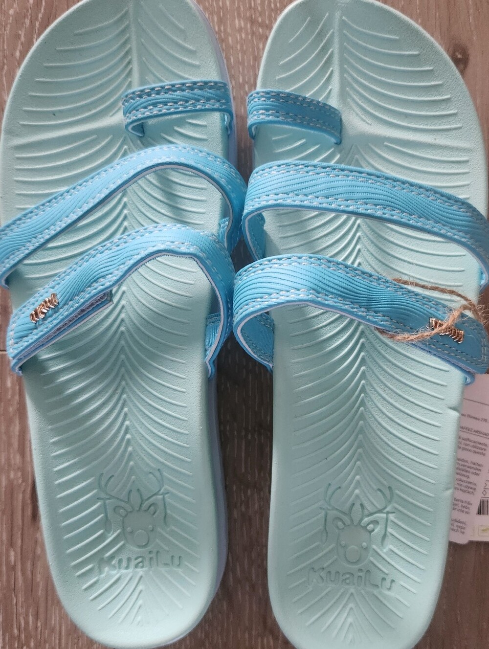Women’s Light Blue Strappy Slide Sandals With Arch Suppot. Size 9.5